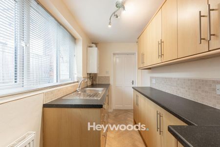 2 bedroom terraced house to rent - Photo 5