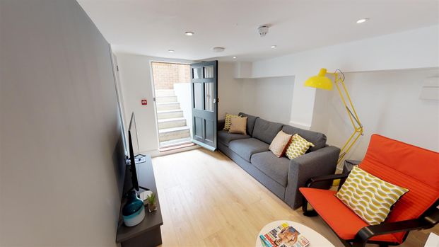 House - Terraced For Rent Hampshire Terrace, Portsmouth - Photo 1