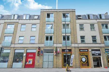 Battersea Park Road, London, SW11 - Photo 3