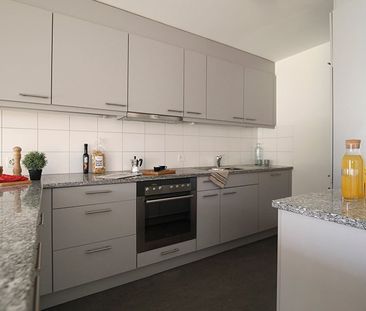 "Moderne 4.5-Zimmerwohnung in ruhigem Wohnquartier!" - Photo 1