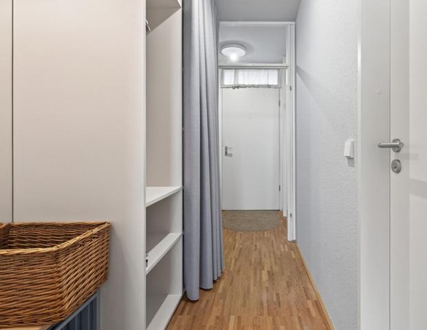 2-Zimmer-Wohnung mit Einbauküche & Tiefgaragenstellplatz – zentrale Lage in Karlsruhe-Oststadt - Foto 1