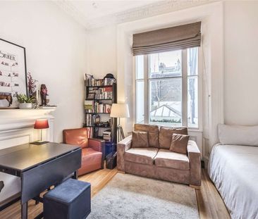 A raised ground floor studio room on Cranley Gardens with its own k... - Photo 3