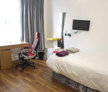 6 bedroom house of multiple occupation to rent - Photo 1