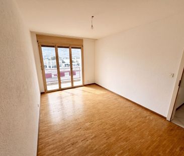 LOUÉ - Spacieux appartement de 5.5 pièces au dernier étage avec ter... - Foto 1
