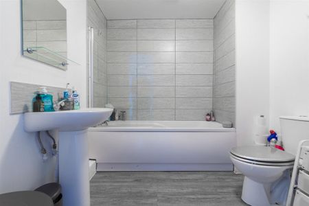 2 bedroom apartment to rent - Photo 5