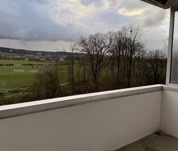 Moderne 3.5-Zimmer-Wohnung an zentraler Lage mit Balkon - Foto 3