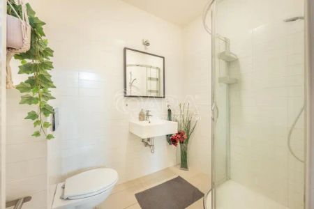 Pronájem nadstandardně prostorného bytu 1+kk (53 m and sup2;) v srdci Vinohrad! - Фото 2