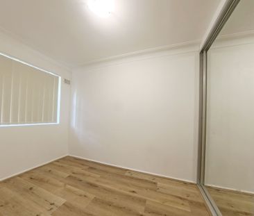 Modern&comma; Refurbished&comma; Split Level Townhouse - Photo 3