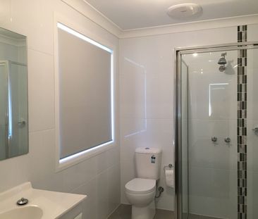 Modern & Spacious Family Home in Popular Elderslie - Photo 1