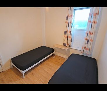 Room in a Shared House, Studley Road, E7 - Photo 3