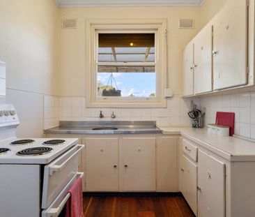 Neat & Spacious 3-Bedroom Home - Photo 6