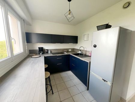 Location Appartement 4 pièces 77m² ROANNE 42300 - Photo 5