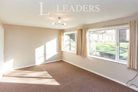 2 bedroom maisonette to rent Hiltingbury Road, Chandler's Ford, Eastleigh, SO53 - Photo 2
