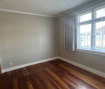 ROSLYN - 3 bedrooms - Photo 3