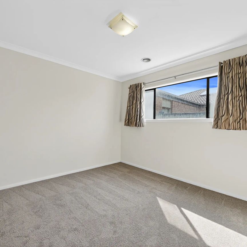 NORTH FACING FAMILY RESIDENCE - Photo 1