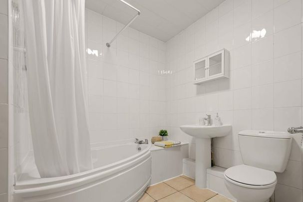 2 bedroom house to rent - Photo 1