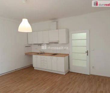 Velmi hezký byt 1+kk po rekonstrukci, Praha 10-Strašnice - Photo 2