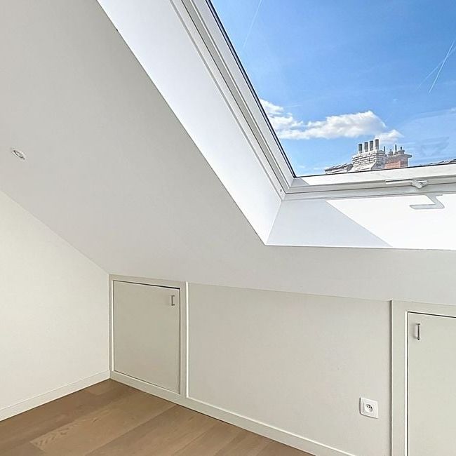 Appartement te huur in Etterbeek voor € 1.250 met 2 slaapkamers - Foto 1