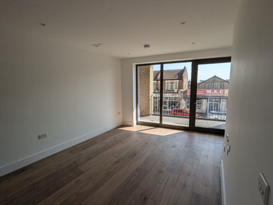 2 Bed Flat, Oto Tower, IG3 - Photo 1