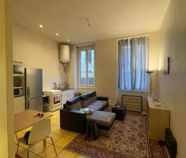 Location Appartement 2 pièces 46m² LYON 6ème - Photo 2