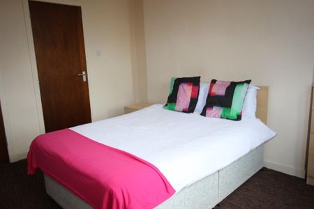 Whitecrook Street, Clydebank, West Dunbartonshire, G81 1QW - Photo 2