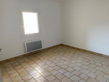 Location Appartement 4 pièces 74m² AUBENAS 07200 - Photo 3