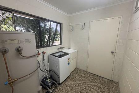 NEWLY RENOVATED CAIRNS CITY APARTMENT, IN SOUGHT LOCATION! - Photo 5