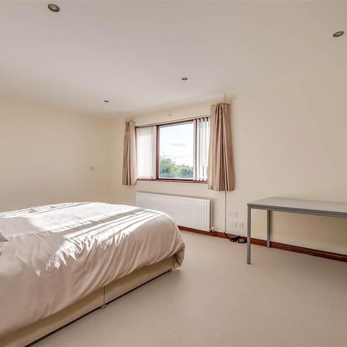 8 Royal Lodge Mews, Off Purdysburn Road, Belfast, BT8 7YT - Photo 1