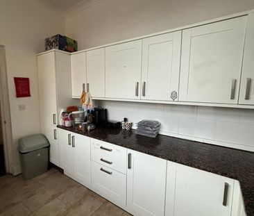 Room in a Shared Flat, Goodhall Street, NW10 - Photo 3