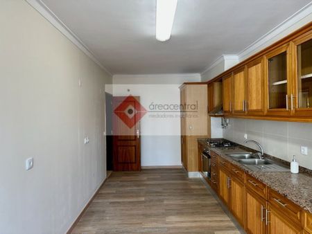 3 room luxury Flat for rent in Oeiras, Portugal - Photo 3