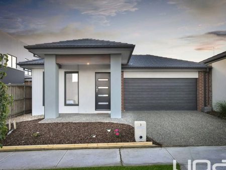 Experience Elegant and Luxurious Family Living in Clyde - Photo 5