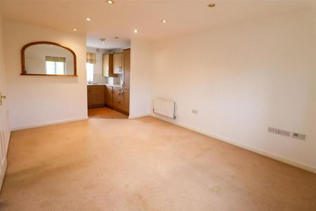 2 bedroom flat to rent - Photo 4