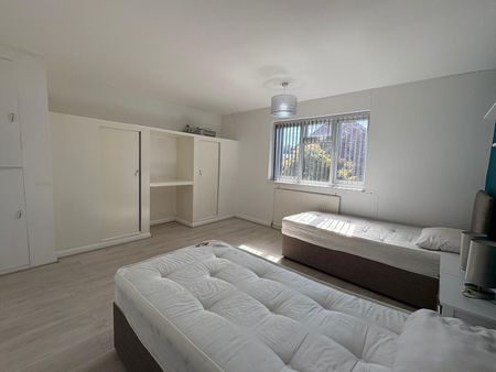 Colham Avenue, West Drayton, UB7 8EU - Photo 4