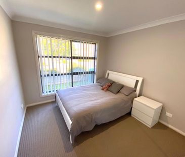 47B Floresta Crescent, Cameron Park NSW 2285 - House For Rent | Domain - Photo 4