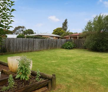 10 Brendanbri Street, Kearneys Spring QLD 4350 - House For Rent | D... - Photo 3