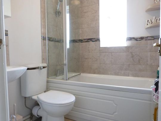2 bedroom terraced house to rent - Photo 1