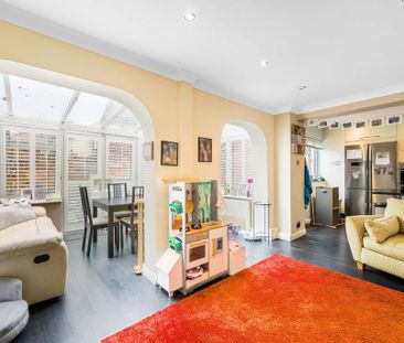 4 bedroom detached house to rent - Photo 2