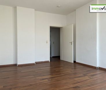 Helle, einfache 3-Raum-Wohnung mit Balkon, Tageslichtbad, Wanne und... - Photo 4