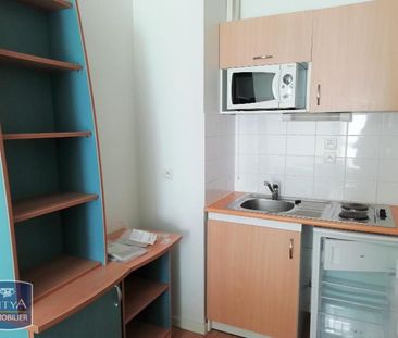 Location Appartement 1 pièce 22m² LA ROCHE SUR YON 85000 - Photo 2