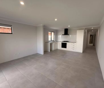 Stylish 3x2 Home in Modern Dual-Lock Property - Photo 6