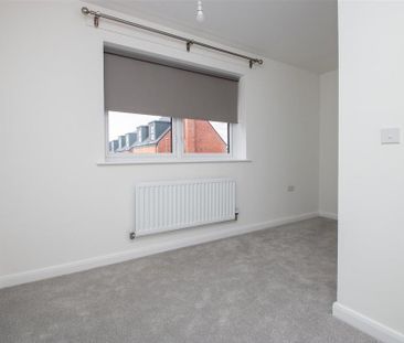 3 bedroom semi-detached house to rent - Photo 6