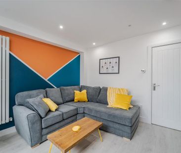 1 bedroom in a house share to rent - Photo 4