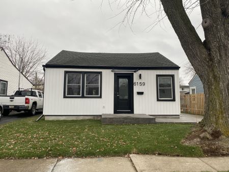 For Lease - 6159 Cadham Street, Niagara Falls, Ontario - Photo 2