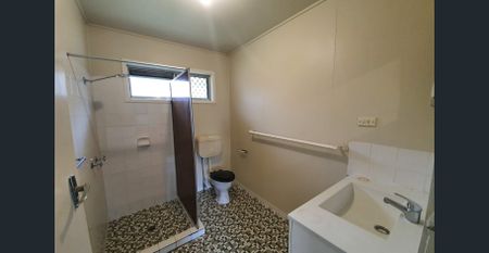 Neat & Tidy Unit in Prime Location - Photo 2