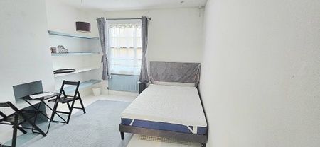 Southbury Road, Enfield EN1 1YF, Property for rent - Photo 3