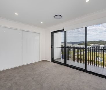 Modern 3-Bedroom Townhouse with Style and Convenience - Photo 4