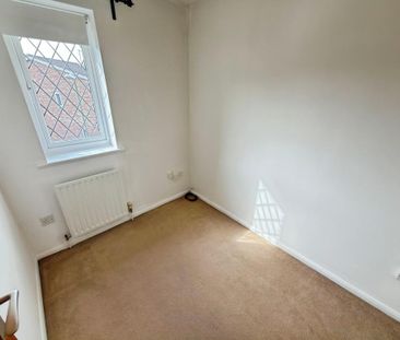 3 bedroom end of terrace house to rent - Photo 3