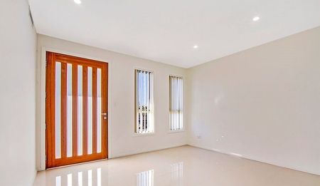 Large Family Home in Prime Location - Photo 4