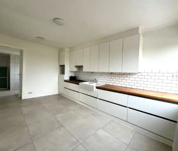 Landelijk gelegen woning met tuin en 3 garages - Photo 5