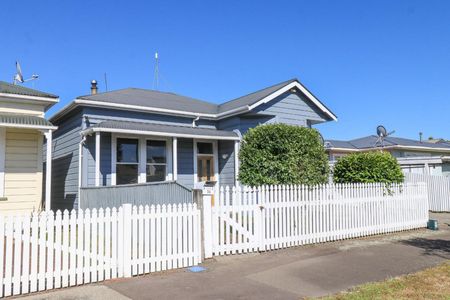 Charming home in the city - Photo 2